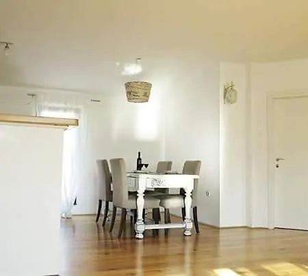 Apartman Val Πανσιόν *
