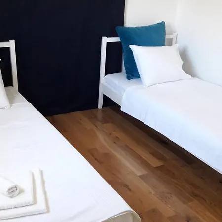Πανσιόν Apartman Val